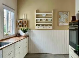 Spacious Holiday Home Near Beach And Nature