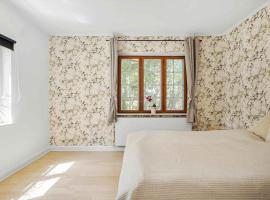 Bright Modern Holiday Home Near Hindemae, hotel em Ullerslev