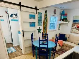 Mini Pearl, Private 2 BR - 1 block to BEACH!