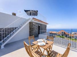 Social Lodge Galinho House - Sea View - Calheta, viešbutis mieste Estreito da Calheta