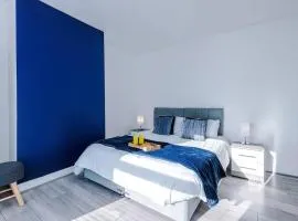 Superb 2 BD House near City Centre with Free Wifi