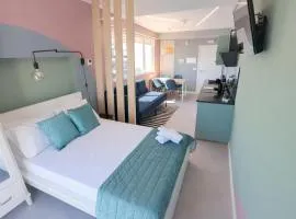 Social Lodge Happiness Studios