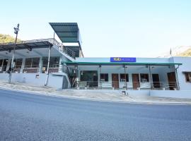 FabHotel Royal Om River Resort, готель у місті Rājpur