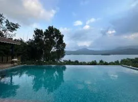 On the rocks Sea facing infinity Pool Villa
