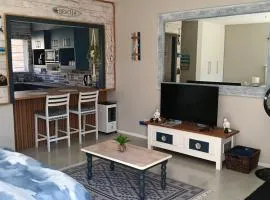 6 Bayview Seaside Apartment