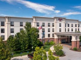 Newly Renovated Hampton Inn Omaha West Lakeside – hotel w mieście Omaha