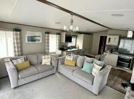 Davies Caravans on Oakdene Forest Park 3 bedroom holiday lodge home - entertainment passes included