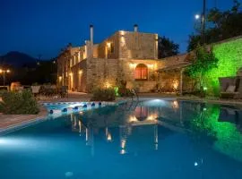 New Villa Myre3, A Family-Friendly Retreat in Crete with Private Pool & 3 Apartments