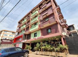 Yaoundé में, होटल Ngueye Hotel