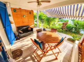 Appartement lumineux avec terrasse et piscine au Gosier