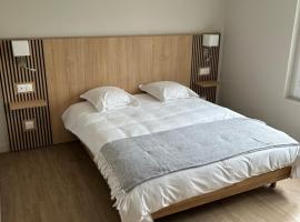 Hôtel L'escale des Hayons โรงแรมในEsclavelles