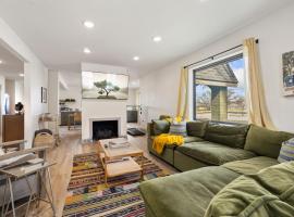 Palm Pool House-Pool-IN Downtown-Walk Everywhere, hotell i Springdale