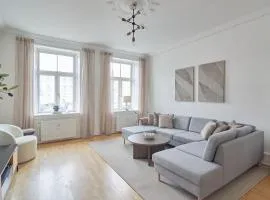 Light and spacious apartment in City-centre