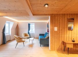 Modernized Historic Posthouse Apartment 8min to Andermatt, hotell i Realp
