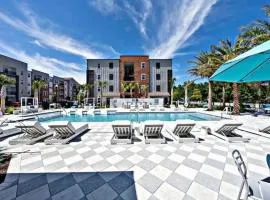 Modern 1BR Minutes to Mayo Clinic and Beach