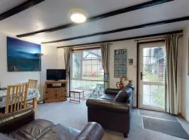 01 Tudor Court, Tolroy Manor