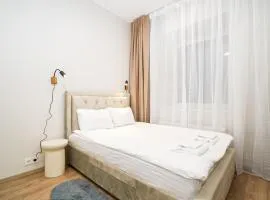 Airport-Bus - 13 North Studios - Apartment 1