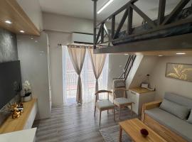 Loft Studio Unit with Pool and Gym, ξενοδοχείο σε Pusok