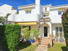 3 Bed Townhouse roof terrace 100m to the beach