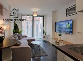 Modern 2BR Apt Near Arndale & AO Arena