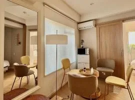 Luxury 2 bedroom suite in Shinjuku, Center Tokyo, Meoa super luxury Dyson & POLA 3 min to Waseda station, Max 4