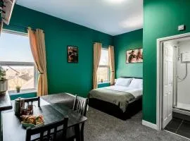 Private Ensuite Room • Parking • Sleeps 3