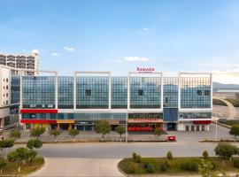Ramada by Wyndham Zhaoqing Dawang, hotel u gradu Sihui