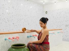 Capsule Hostel and Thai Traditional Bath Bangkok, hotel v mestu Bangkok