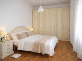 Relax a Camaiore Casa con Jacuzzi e Giardino