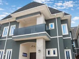 Aurea Gardens Residence Flat