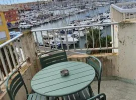 Port Dauphin 92, Studio mezzanine climatisé, vue Centre Port