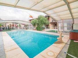 Casa rural con encanto-autentica tradición, Hotel in Ledaña