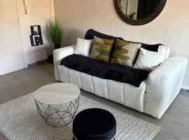 Studio avec terrasse, proche plage et centre ville