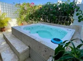 Casa Badillo 4 3br CRAZY ROOFTOP oldcity jacuzzi AC hottub wifi
