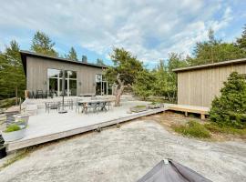 Seaside Retreat With Sauna On Södermöja โรงแรมในMöja