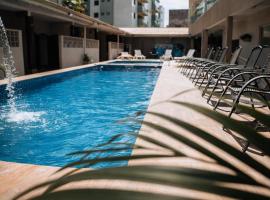 Aurora Grand Family Hotel, hotell i Peruíbe