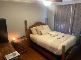 Retro Ranchhouse - Private Room 2