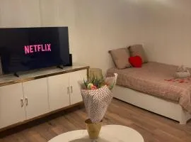 Le Cocon - Paris - Netflix - Parking