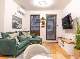 EXCALIBUR at The Knight's Lodge