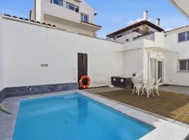 Apartment 3 bedrooms and pool, Hotel in Parede