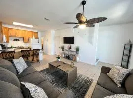 Cheerful 3 bedroom townhome Pool! Beach! Fun!