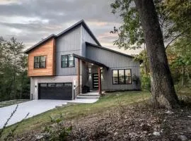 Dreamcatcher - Hot Tub - Fire Pit - Trails