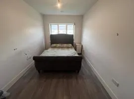 Double Bedroom with shared bathroom available to rent - Females only