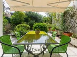 Comfortable garden Apt near Vouliagmeni beach