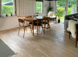 Familiehus Ved Frederik D 7 Kanal I Løgstør, hotel en Løgstør