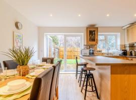 Contractor & Family Friendly, Free WiFi, Free Parking, Hotel in Tilehurst