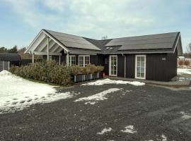 Nice Home In Grenaa With Sauna，格雷諾的飯店