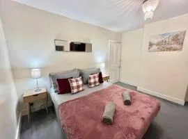 Homely Haven in Canterbury Central Area with Parking