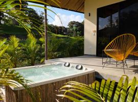 My Cosy Lodges, hotel v mestu Tilarán