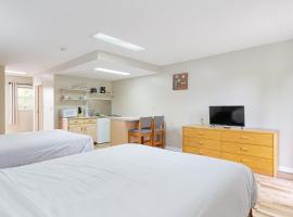 Close to Douglas Lake Picnic Area Gym Dog Friendly, hotel a Baneberry